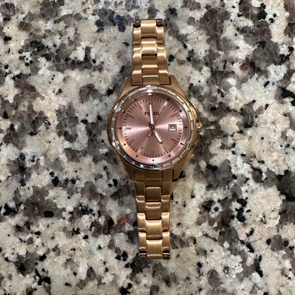 ⌚ Fossil Women’s Gold Watch | Stainless Steel | Date Window - Picture 6 of 7